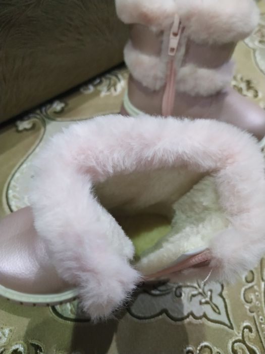 Новые зимние сапожки на девочку