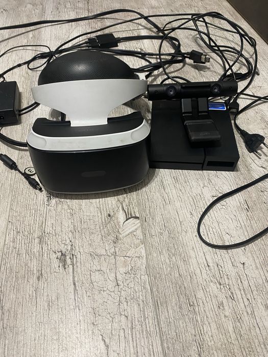 Ps 4 slim 1 TB с 2 игри, 2 джойскика, 2 move джойстика, VR, камера