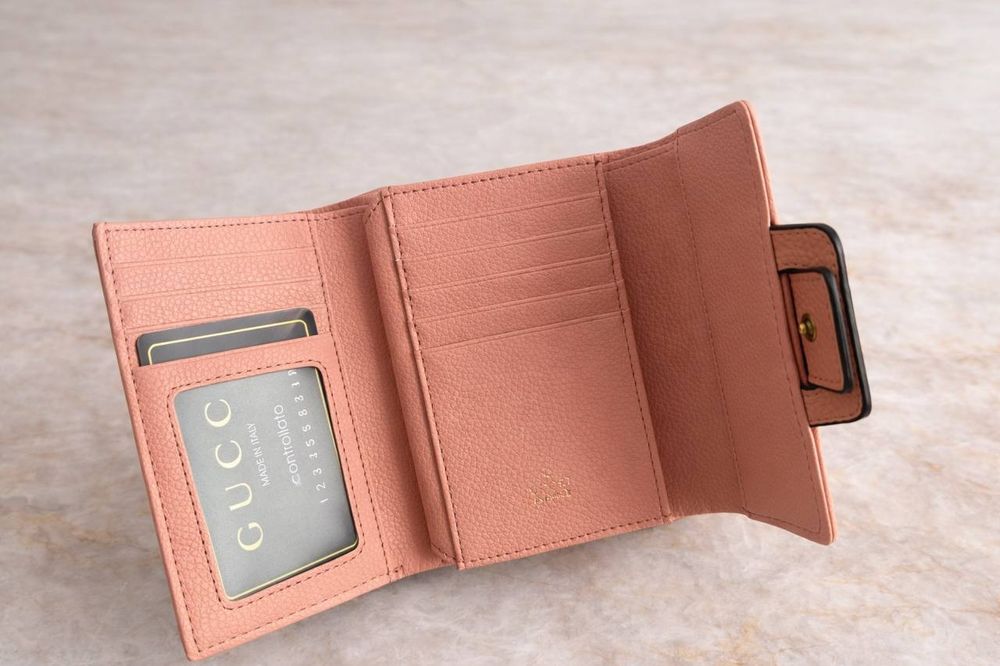 Женско портмоне на Gucci