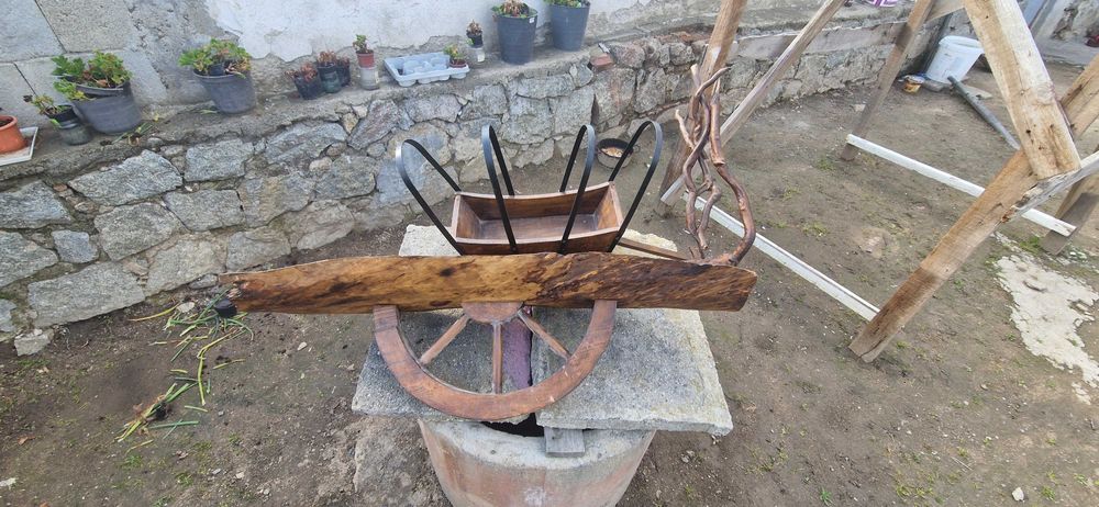 Дървена декорация