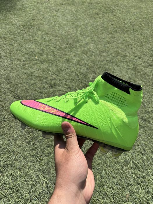 Футбольные бутсы