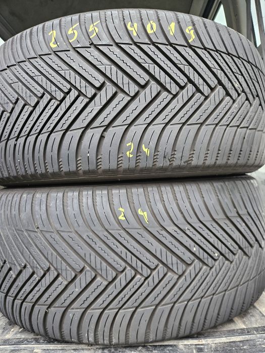 Гуми 255/40/19 Всесезонни