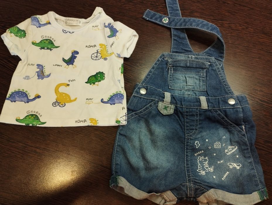 Бебешки дрехи, запазени- не нови и подарък еднократни подплънки.