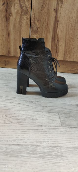 Обувь для ребёнка и для женщины