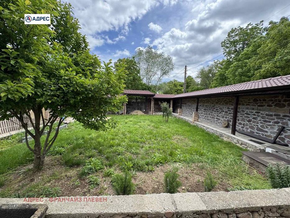 Къща в Враца- площ 240 цена 260000