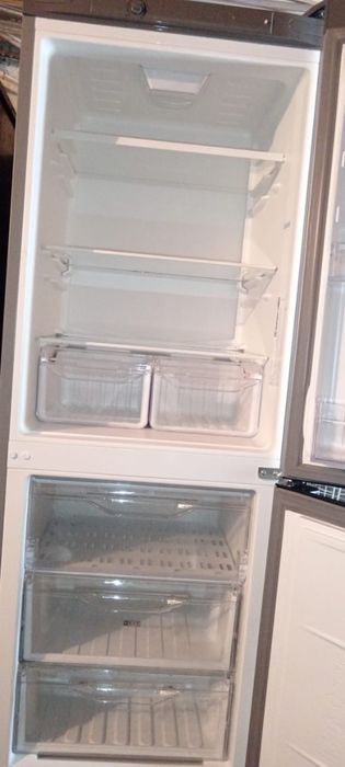 Продам холодильник Indesit