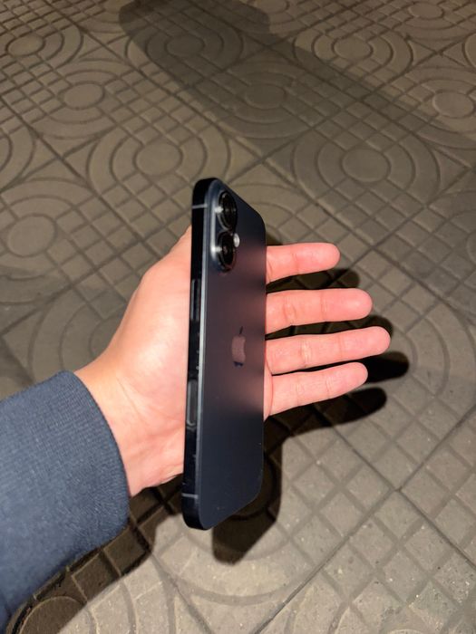 iPhone 16, 128гб, на гаранитий