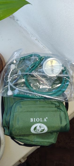 Тонометр со стетоскопом