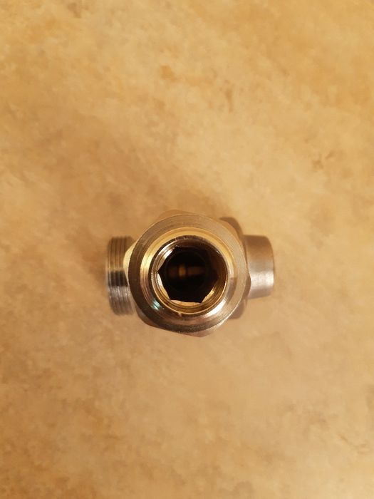 Секретен кран за радиатор / парно