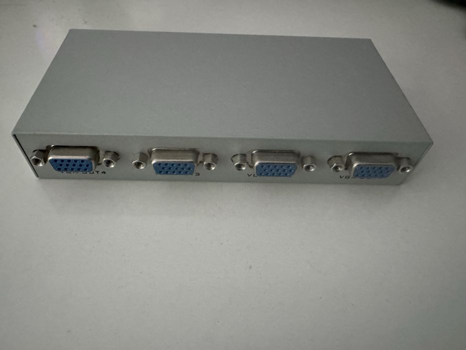 VGA Сплиттер 4 порта / 3G USB-модем Huawei