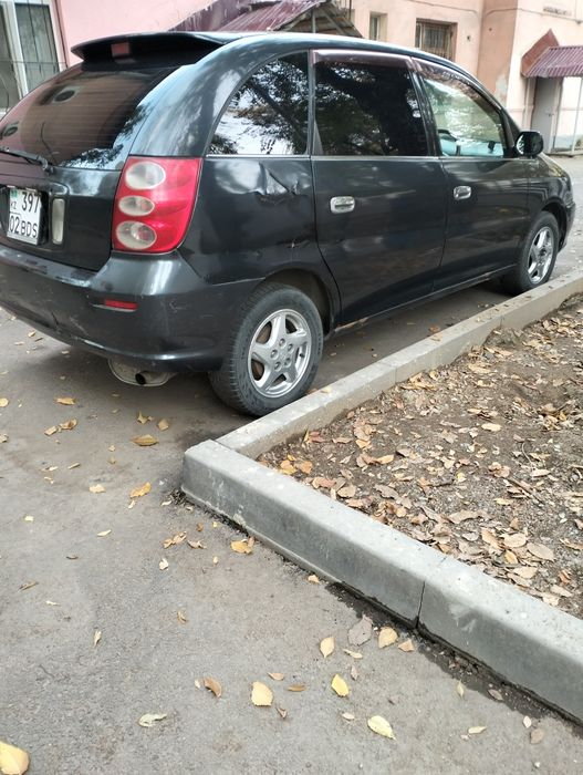 Автомобиль Тойота Nadia