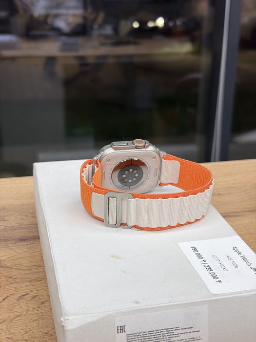 Apple Watch Ultra 49 mm | 100% |