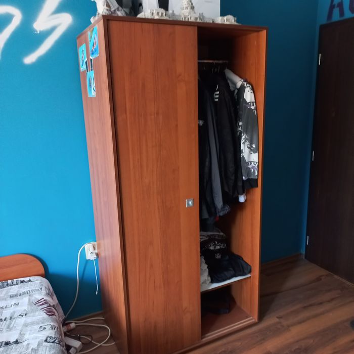 Гардероб , Бюро .