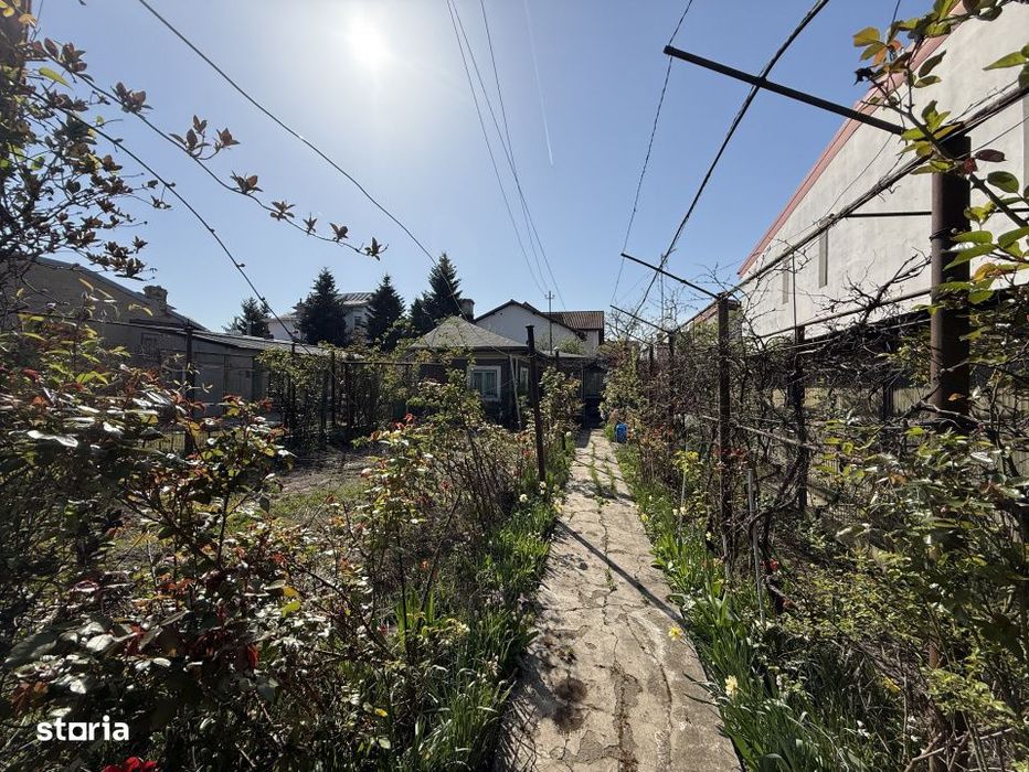Casa demolabila/renovabila langa Lacul Grivita