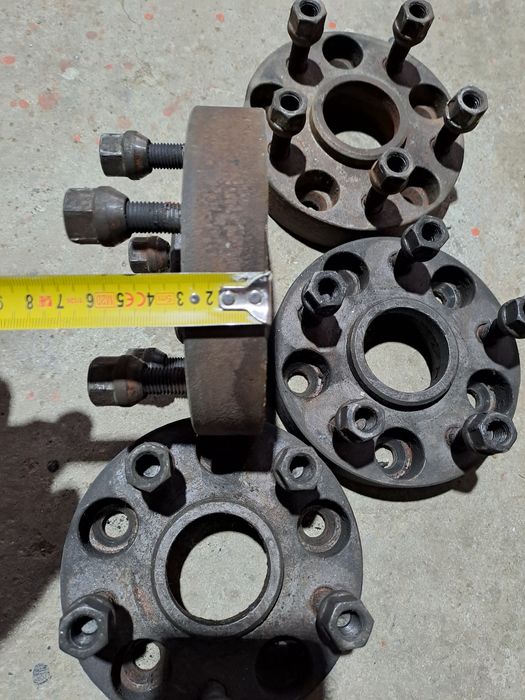 Se vinde distanțiere de freelander 1. 5/1143 de 3 cm