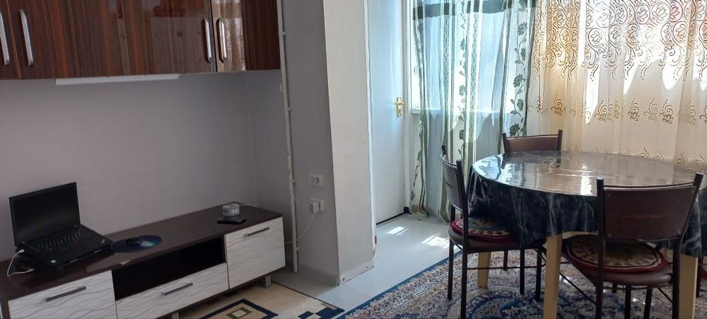 продам квартиру на 8 квартале в хорошем месте