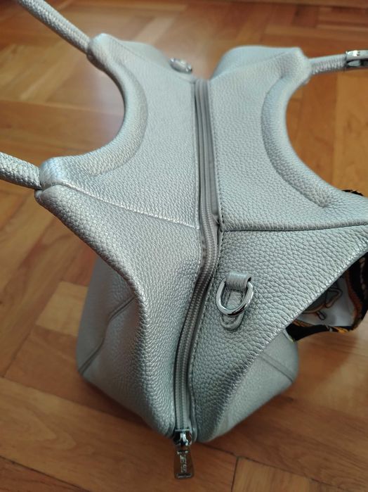 Дамска нова чанта цвят сребро