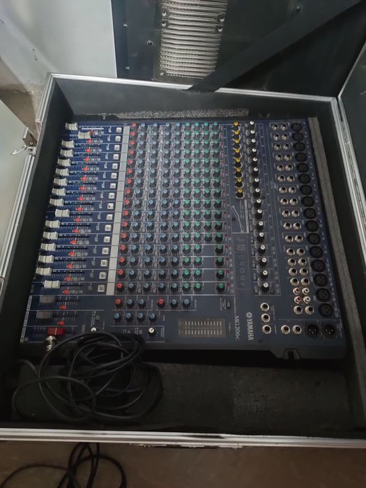 Звуковой пульт YAMAHA MG206c