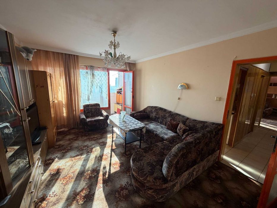 Продава се Тристаен апартамент в Варна, Левски - 68 кв.м за 1050 €/кв.м - Снимка #2