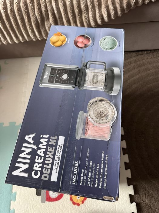 Aparat de inghetata Ninja CREAMi Deluxe 10 programe, negru/argintiu NOU