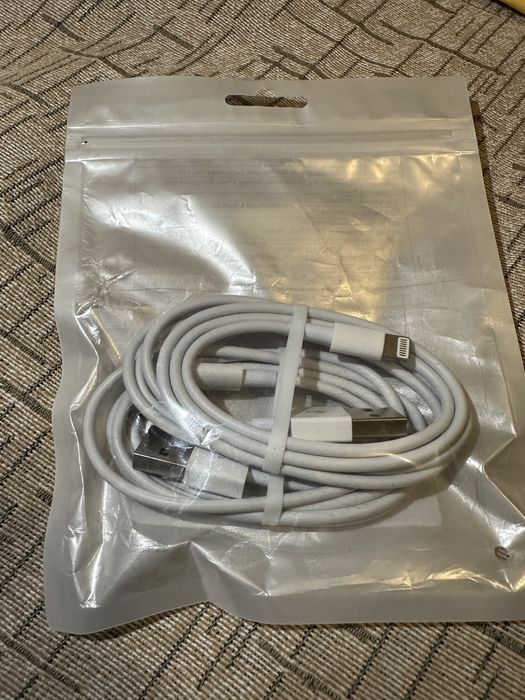 Кабели за зареждане от USB към type C i Lightning