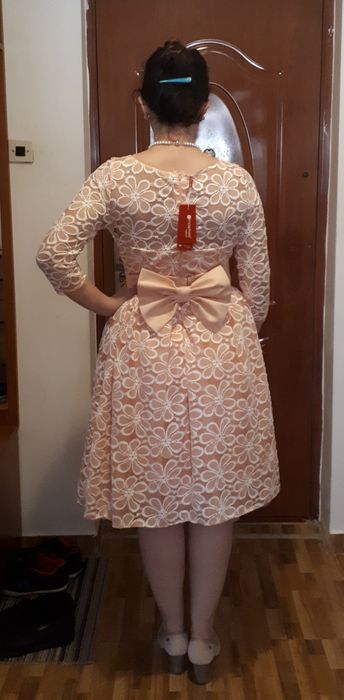 Rochie cocktail corai 40. Brau cu funda, model dantela
