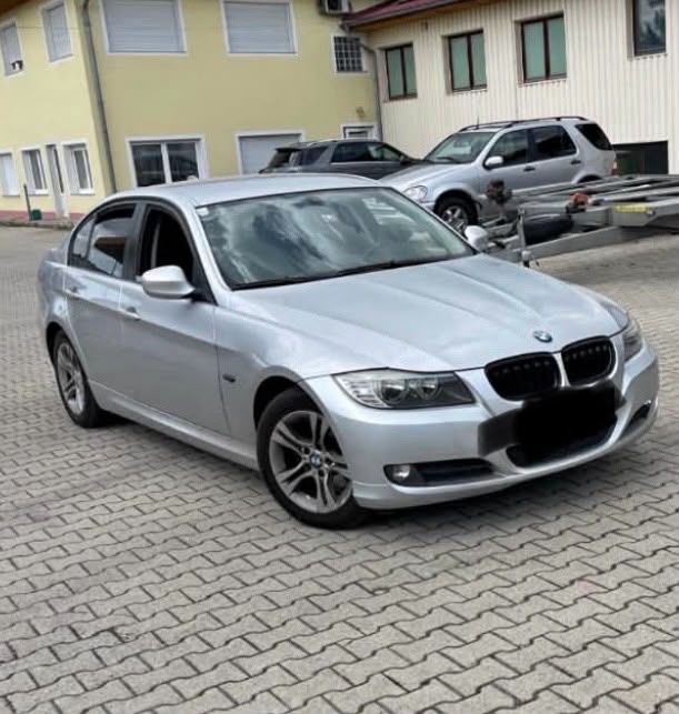 BMW seria 3 e90 318i an 2009