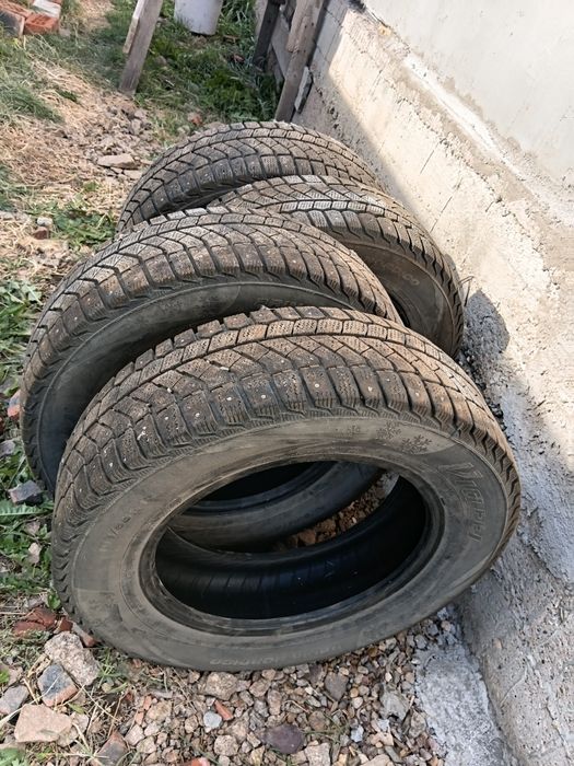 Продам шины зимние