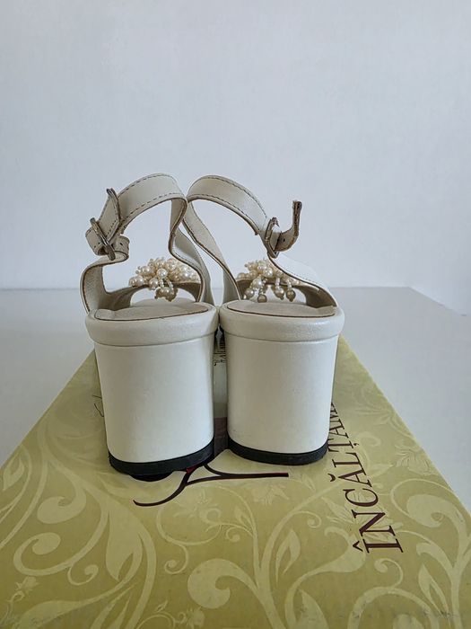 Sandale albe mireasa