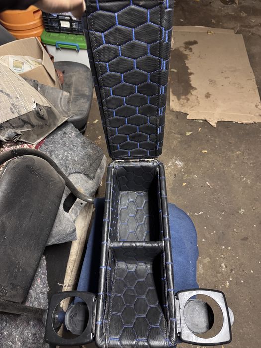 Продам подлакотник на пасат