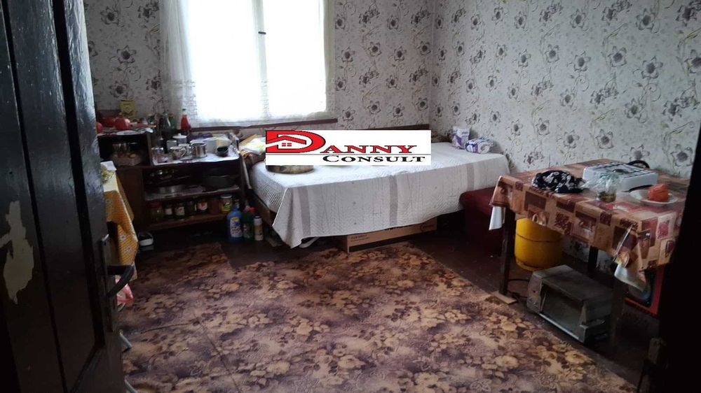 Едноетажна къща с двор в гр. Горна Оряховица, кв. ”Гарата”