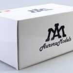 Vând machetă Aro 244 scara 1 18