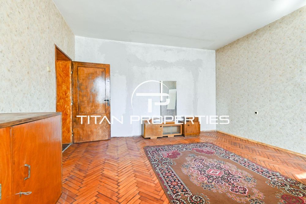 Тристаен за продажба в гр.Перник, кв.Димова махала
