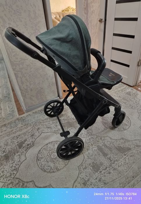 Коляска детская серо зеленая