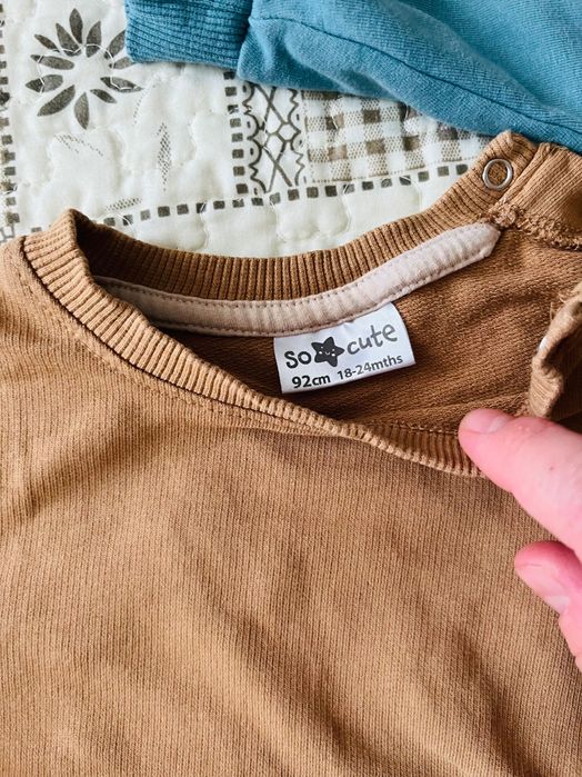 Lot bluze și pantaloni