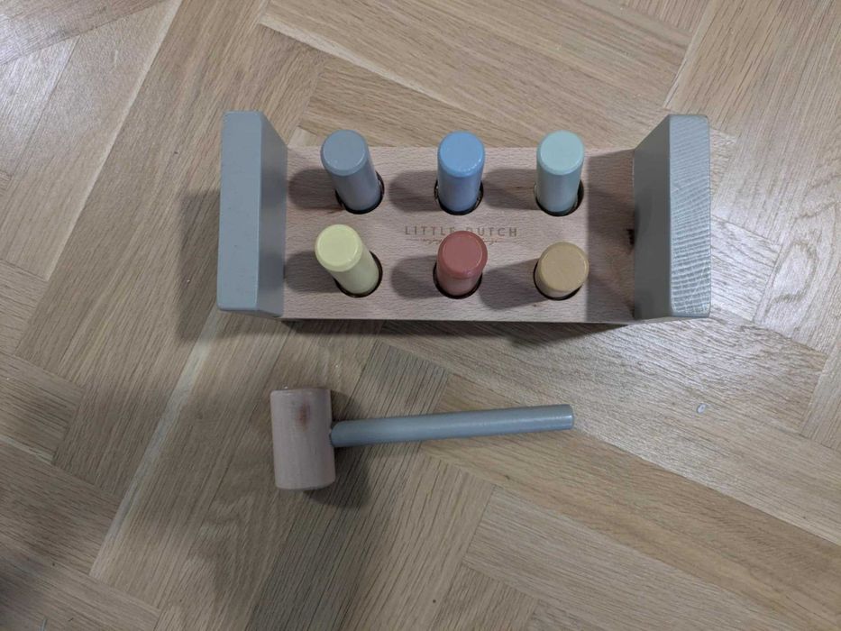 Joc din lemn cu cilindri si ciocan