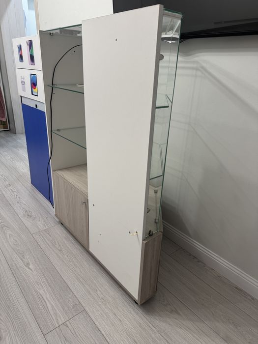 Продам ветрины срочно!