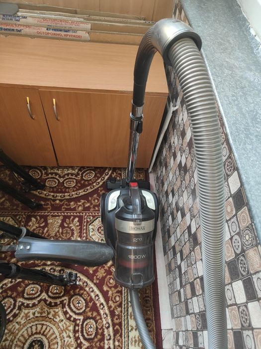 Пылесос Thomas 1800w.