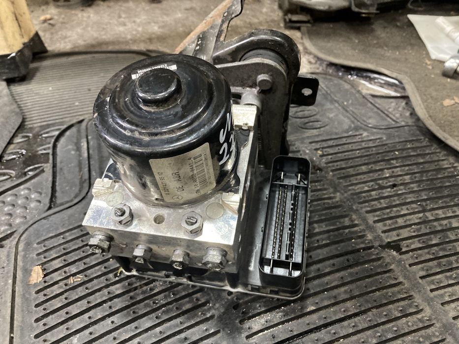 Mercedes w221 s350cdi 258кс 4matic ABS