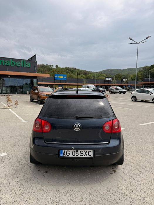 Volkswagen Golf 5 1.6 Benzină – 2008 –