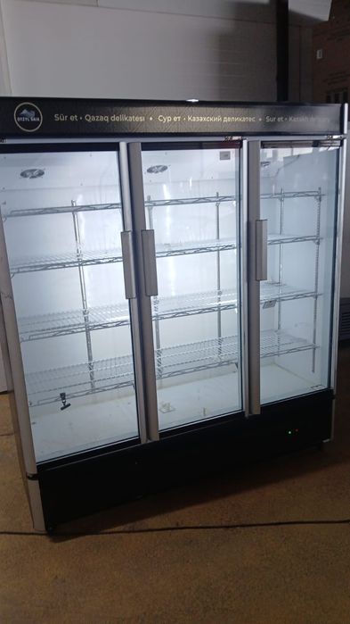 Витринный холодильник,  холодильник 3х дверный