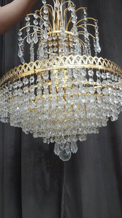 Прадётся люстры хорошо