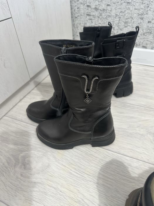 Срочно продам детскую обувь.