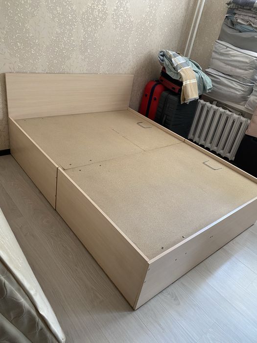 Продам кровать с матрасом