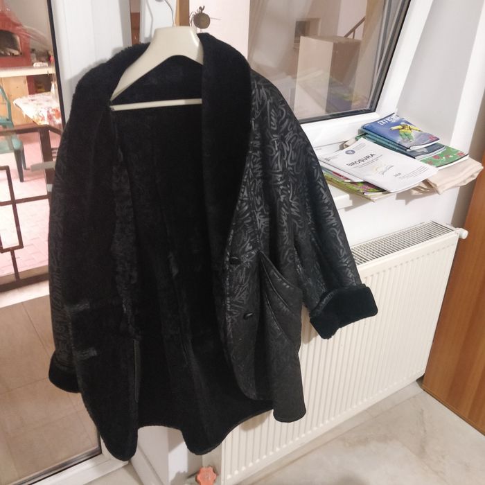 Vând haină de blană