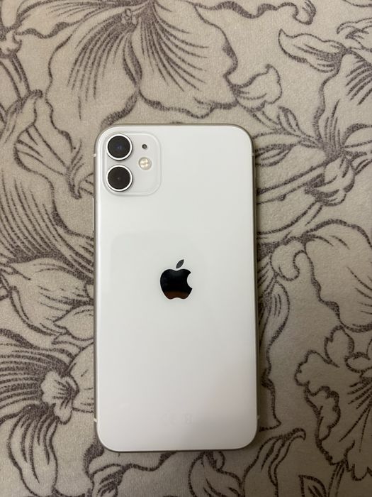 iPhone 11 в хорошем состояние