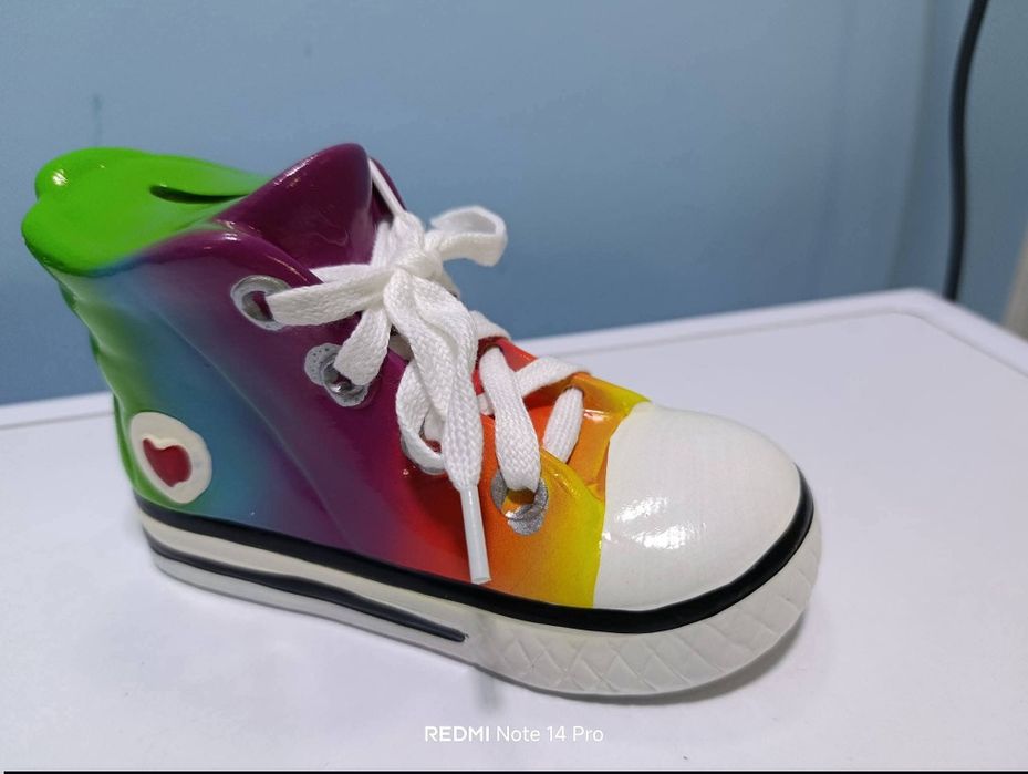 Порцеланова касичка Кец