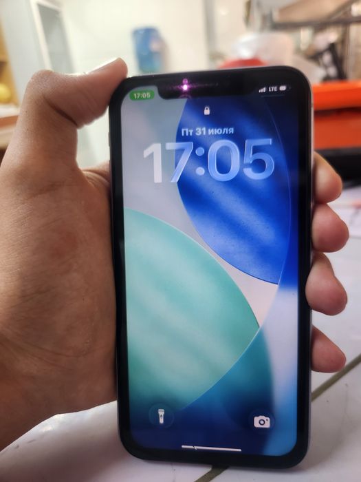 Продам iPhone 11 64 ГБ