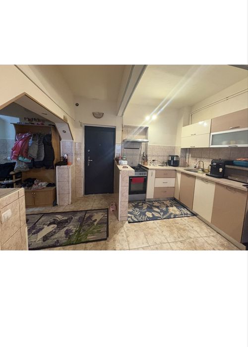 Inchiriez apartament