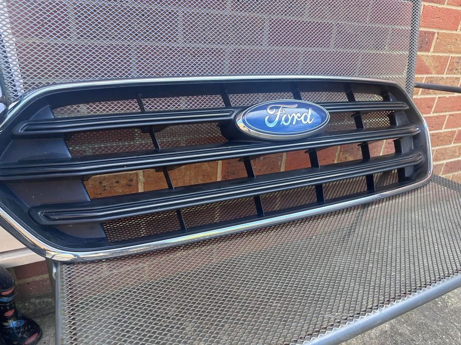 Ford transit custom  предна маска